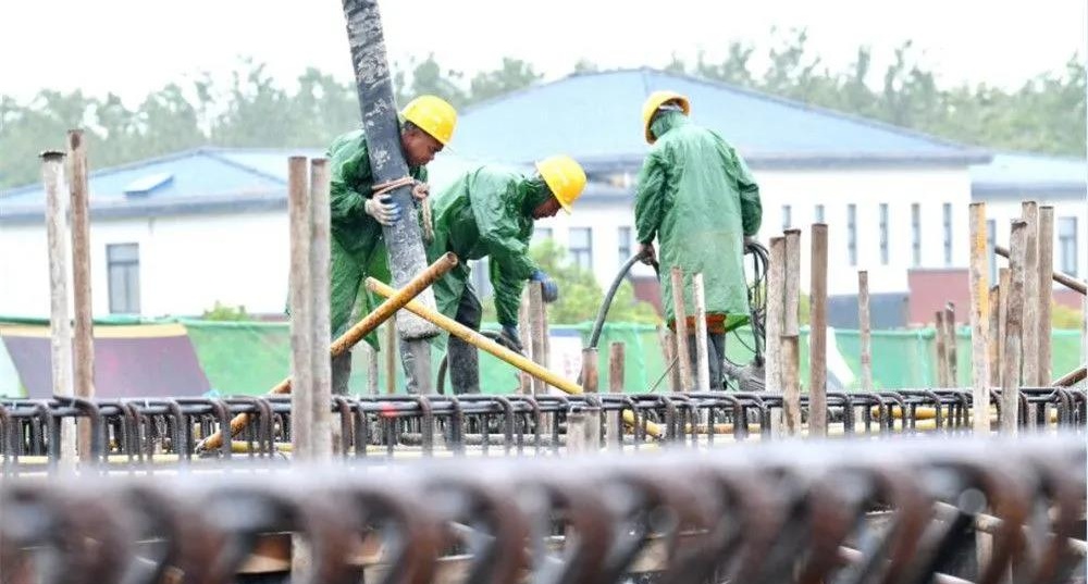假日里的坚守，鄂州9888拉斯维加斯集团重点项目建设忙