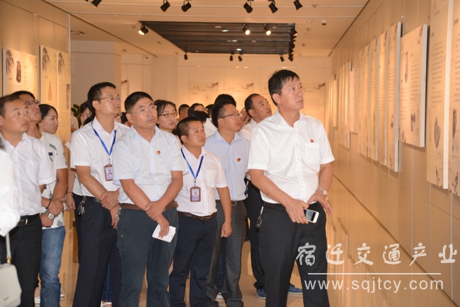 2c36326e7776353376c26a1ef2879e42 参观博物馆 (1)-001.JPG